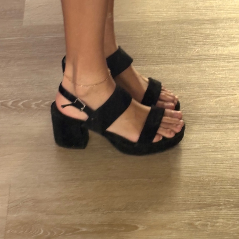 Steve Madden Black Women's Sandals - Picture 2 of 6